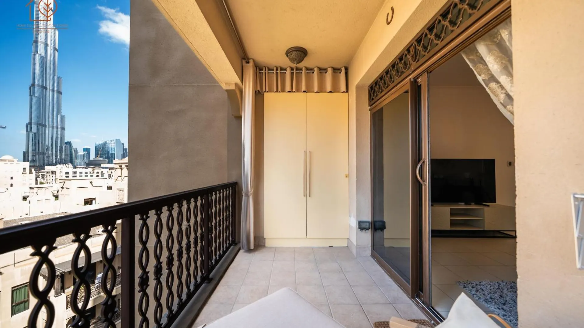 Cozy Old Town 2-Bed Apartment With Burj Khalifa Views 202Rh-2 ドバイ